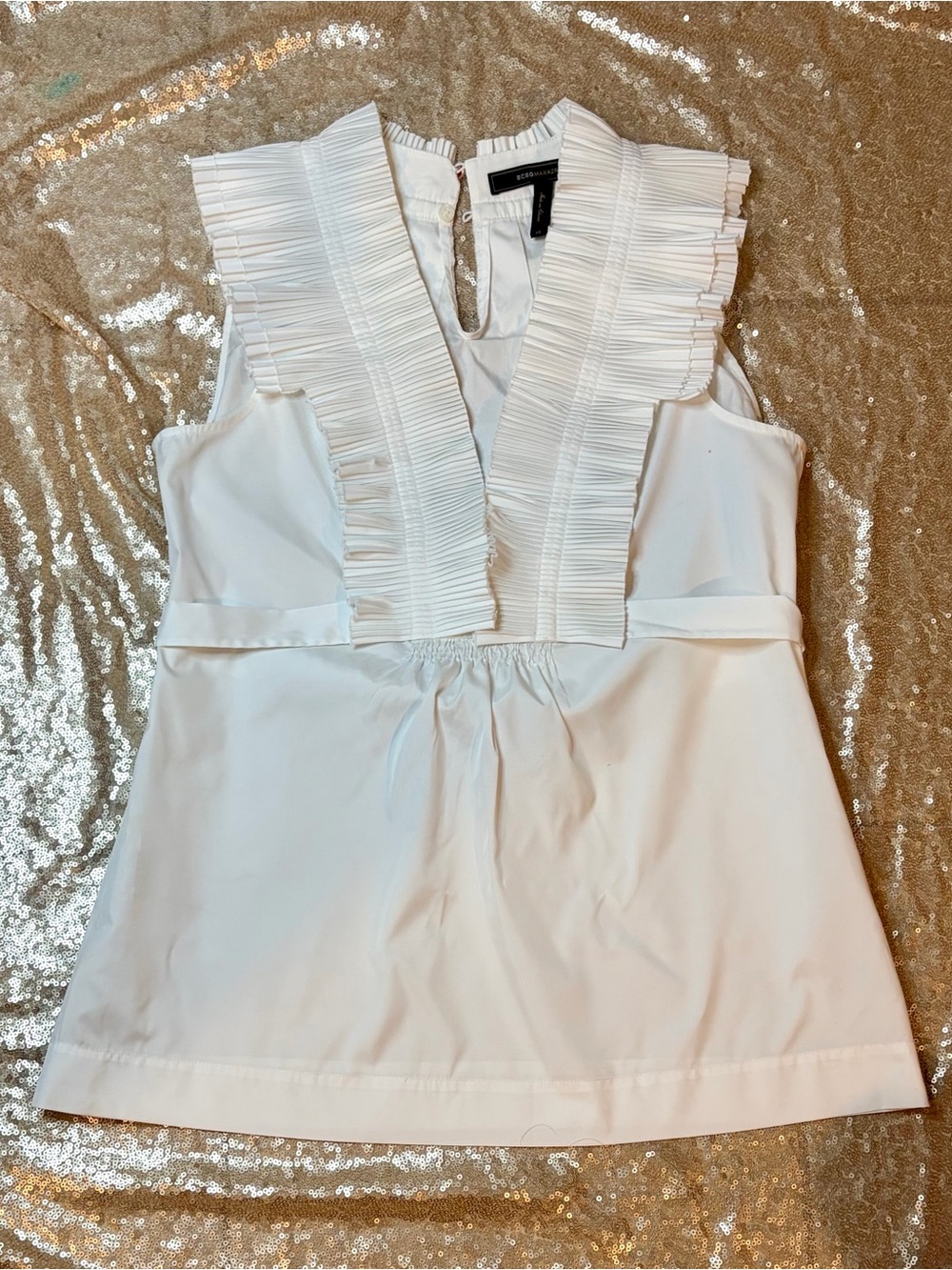 BCBGMaxAzria White Ruffled V-Neck Sleeveless Camisole